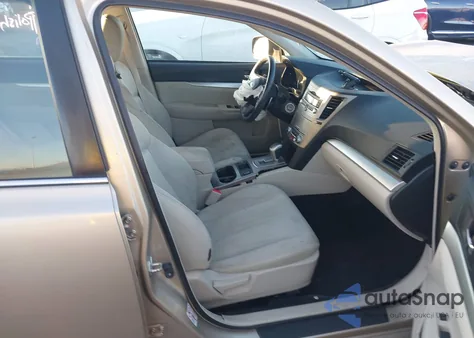 2010 Subaru Legacy 2.5I Premium z USA, uszkodzony, nr VIN 4S3BMCC63A3223213